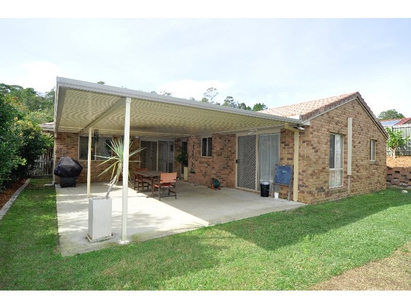 8 Pinemount Crescent, Oxenford QLD 4210