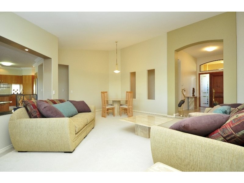 44 The Peninsula, Helensvale QLD 4212