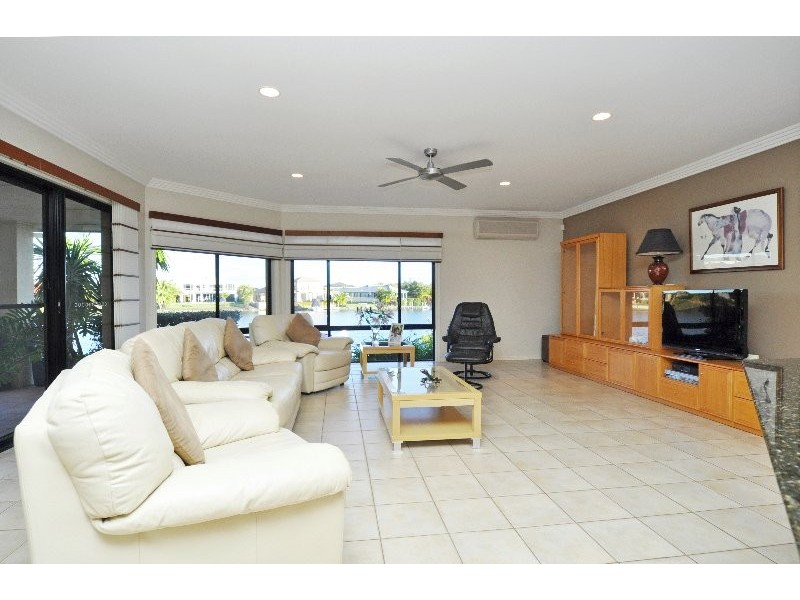 44 The Peninsula, Helensvale QLD 4212