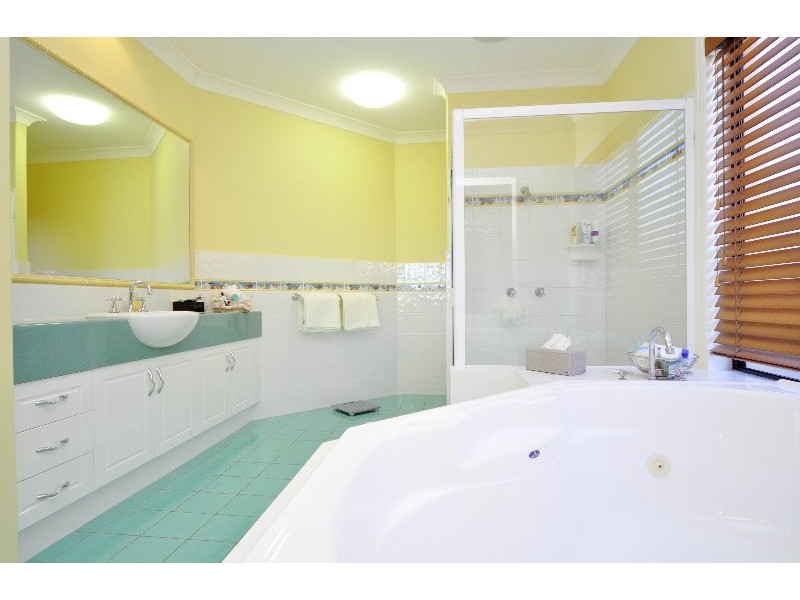 44 The Peninsula, Helensvale QLD 4212