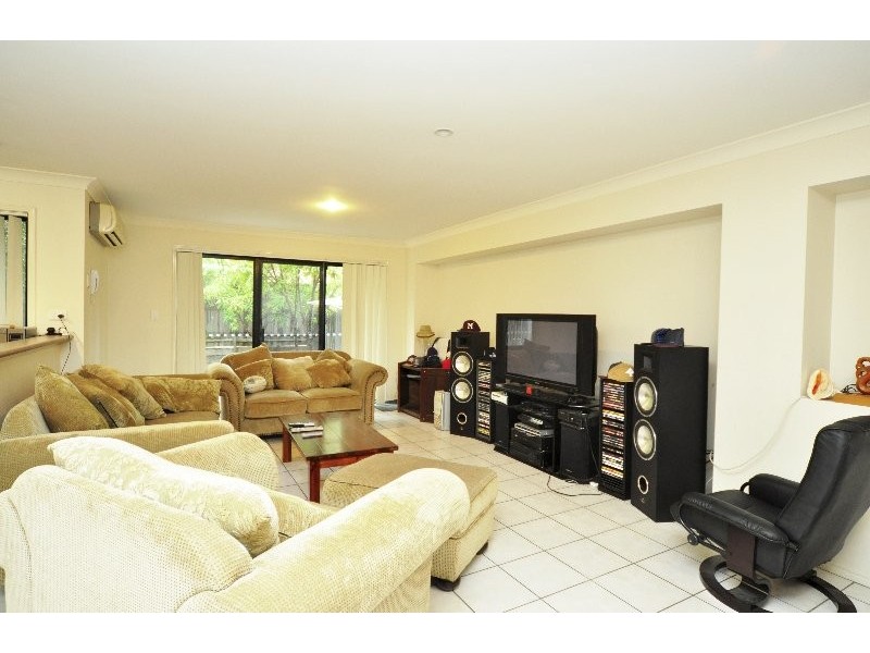 3/2 Tuition Street, Upper Coomera QLD 4209