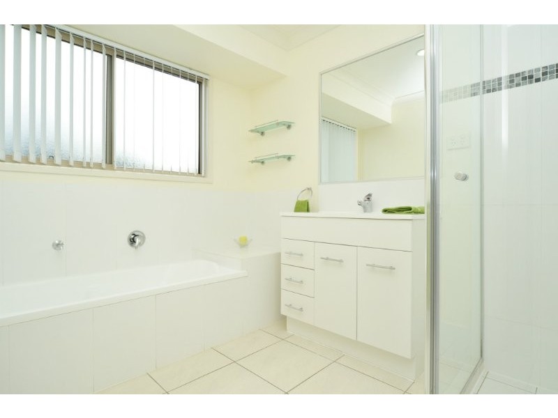 16 Beausang Place, Ormeau QLD 4208