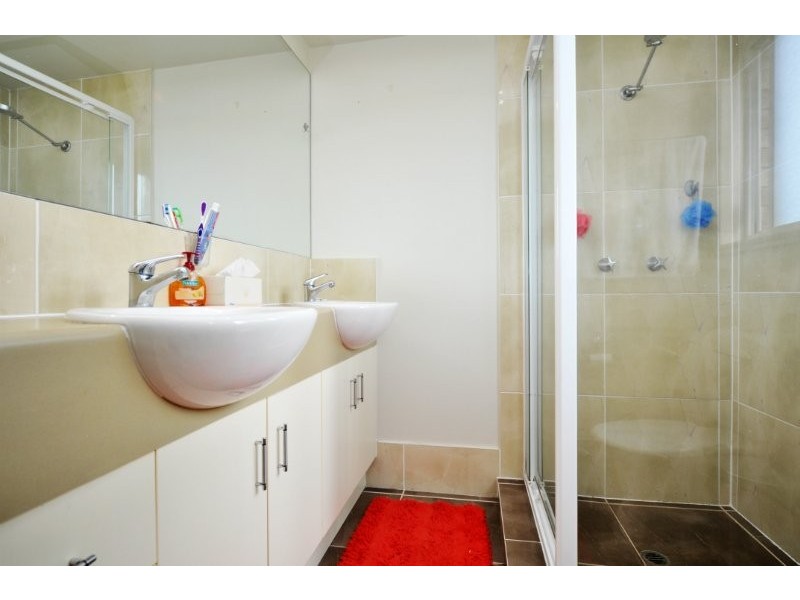 5 Meadowvale Street, Oxenford QLD 4210