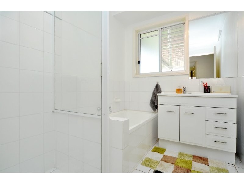 5 Meadowvale Street, Oxenford QLD 4210