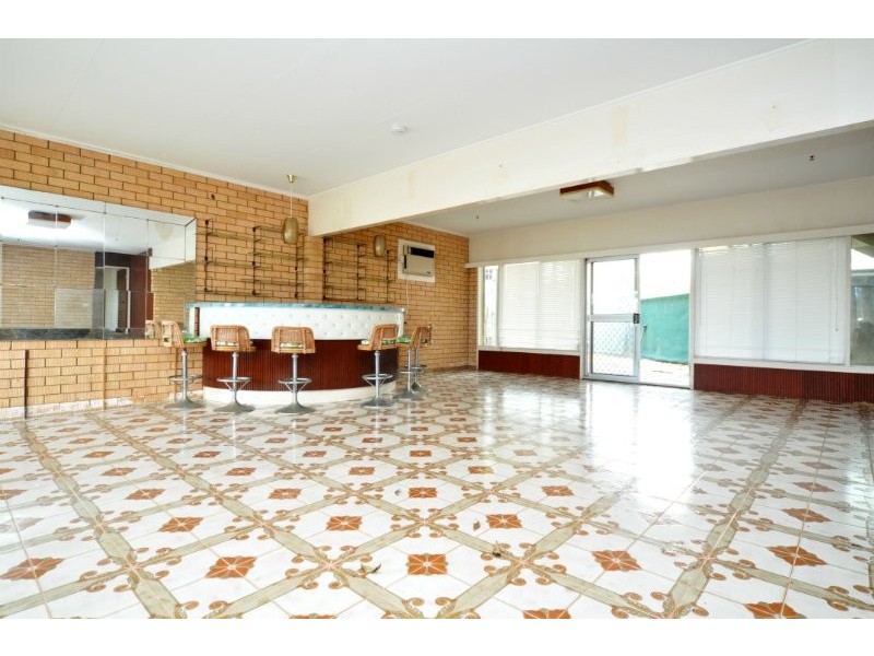 122 Monaco Street, Broadbeach Waters QLD 4218