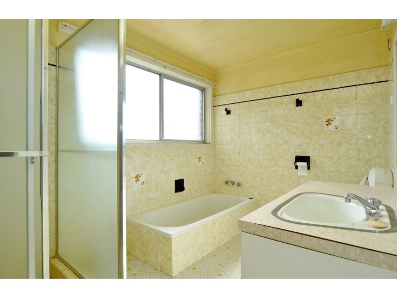 122 Monaco Street, Broadbeach Waters QLD 4218