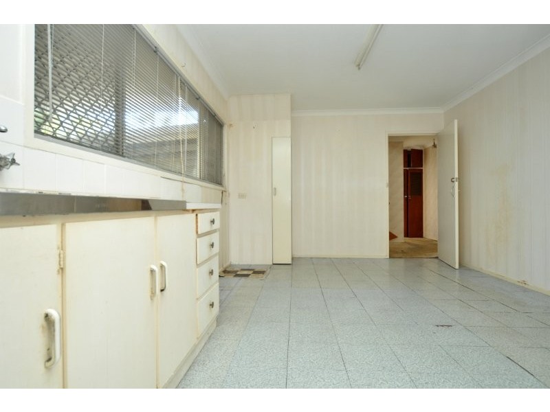 122 Monaco Street, Broadbeach Waters QLD 4218