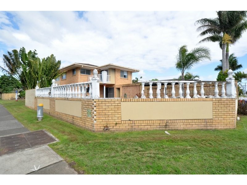 122 Monaco Street, Broadbeach Waters QLD 4218