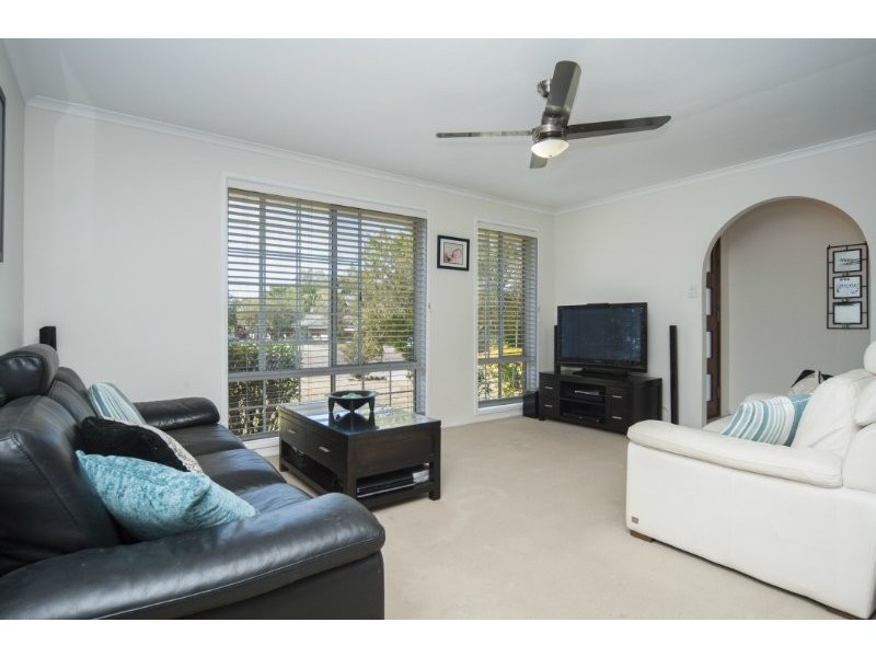 15 Burgundy Court, Highland Park QLD 4211