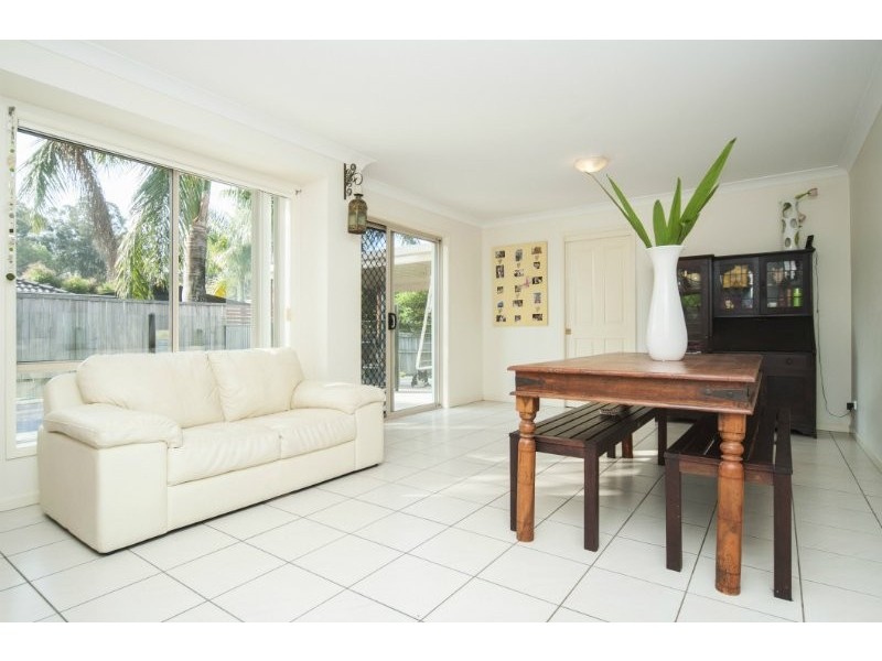 2 Barrs Avenue, Oxenford QLD 4210