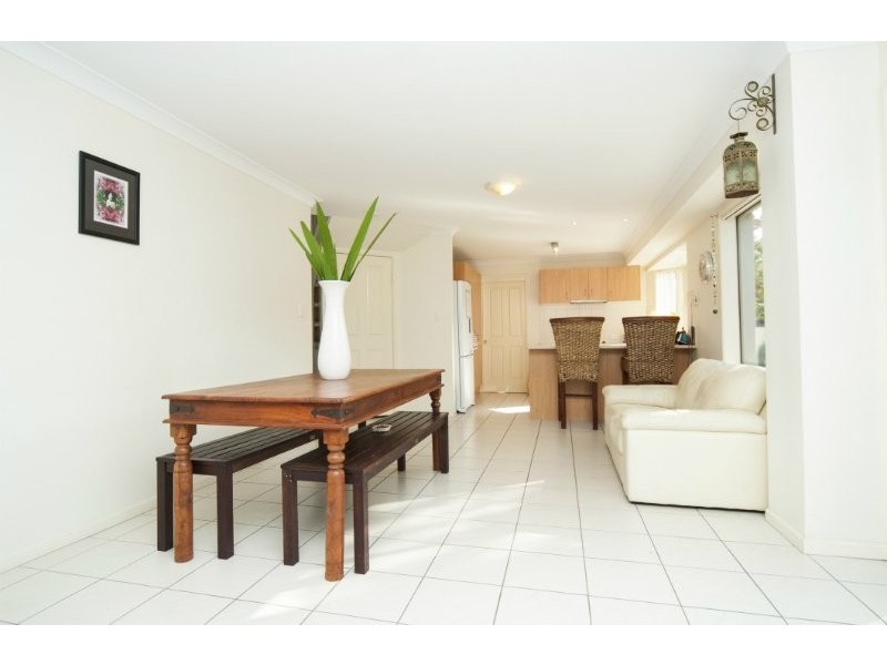 2 Barrs Avenue, Oxenford QLD 4210