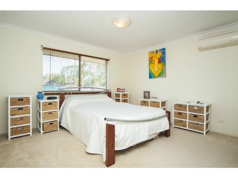 2 Barrs Avenue, Oxenford QLD 4210