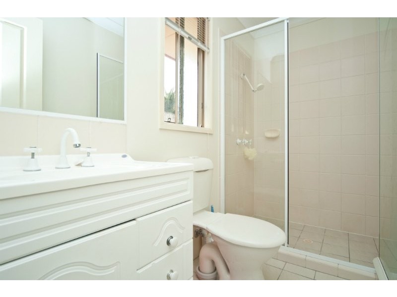 2 Barrs Avenue, Oxenford QLD 4210