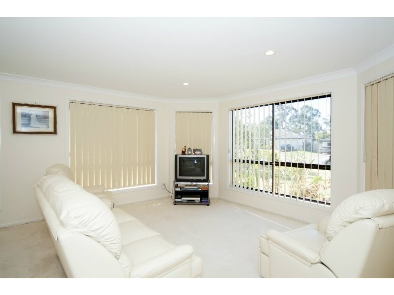 23 Manra Way, Pacific Pines QLD 4211