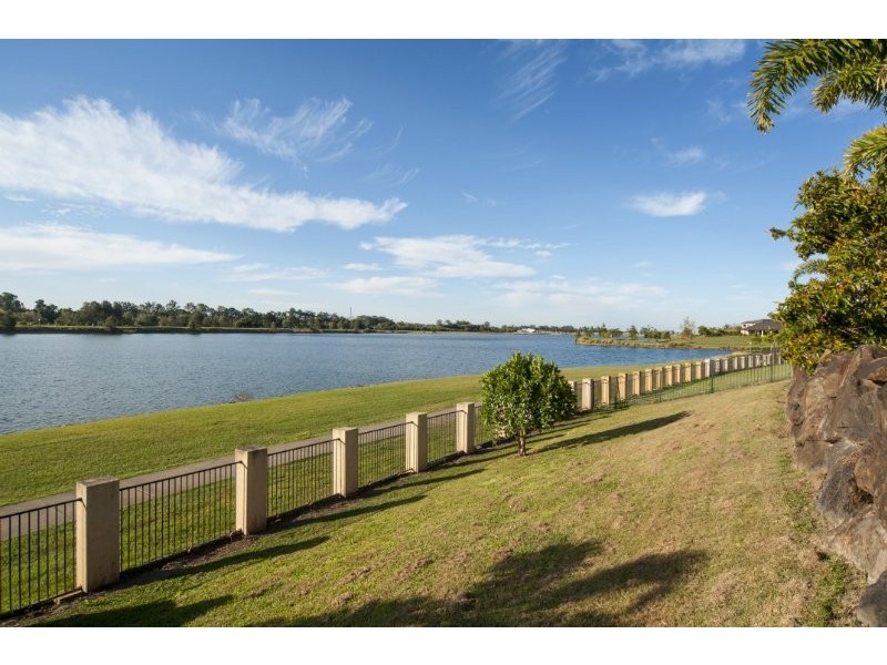 7 Princeton Street, Oxenford QLD 4210