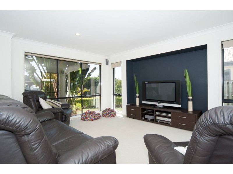 74 Regatta Avenue, Oxenford QLD 4210