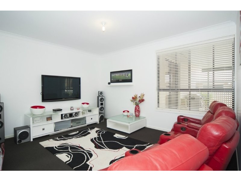 10 Treecreeper Crescent, Upper Coomera QLD 4209