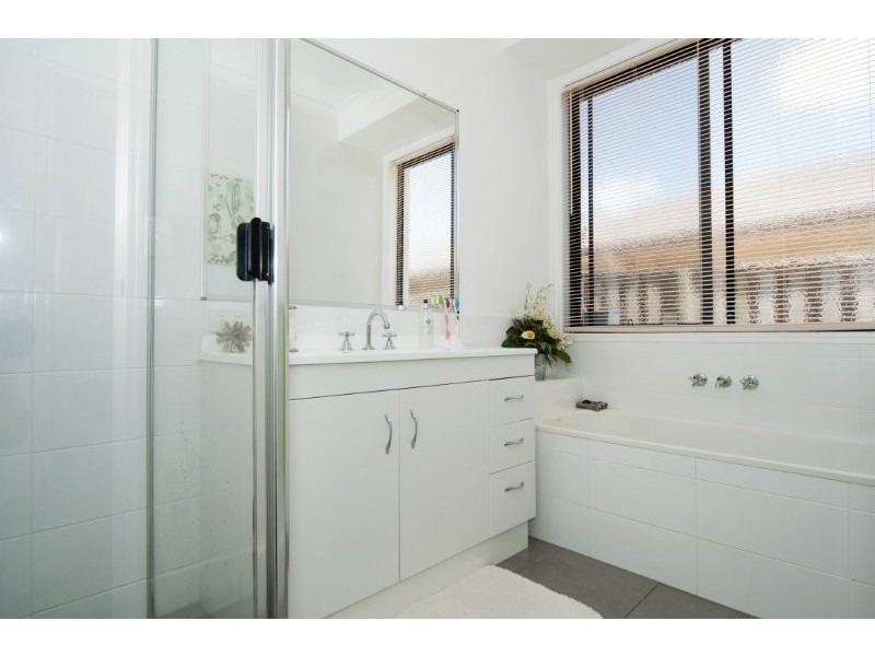 10 Treecreeper Crescent, Upper Coomera QLD 4209