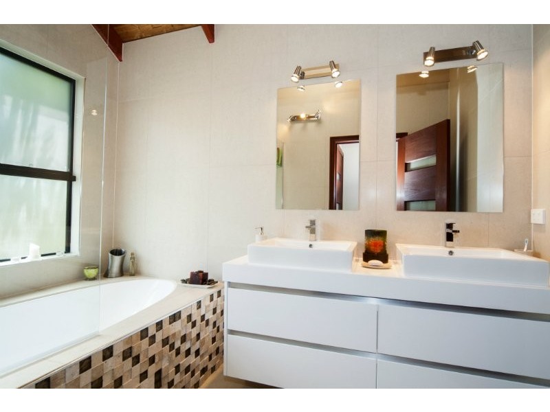 467 Tamborine Oxenford Road, Upper Coomera QLD 4209