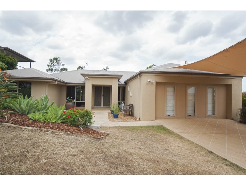 33 Midway Terrace, Pacific Pines QLD 4211