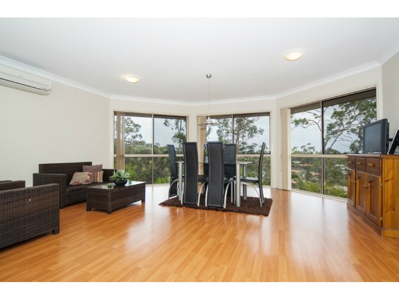 33 Midway Terrace, Pacific Pines QLD 4211