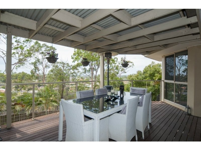 33 Midway Terrace, Pacific Pines QLD 4211