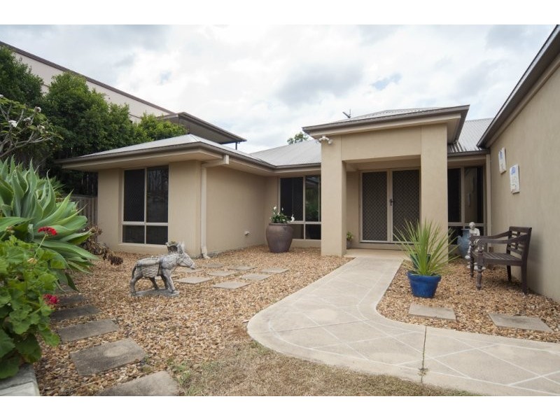 33 Midway Terrace, Pacific Pines QLD 4211