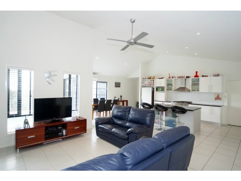 15 Abercrombie Crescent, Upper Coomera QLD 4209