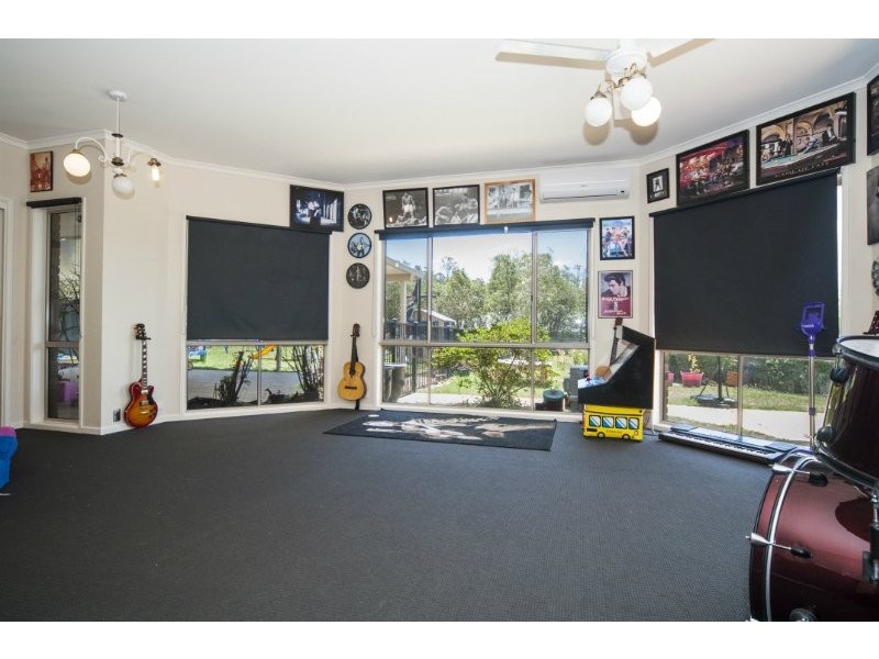 6 Stolle Court, Oxenford QLD 4210