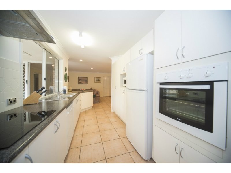 4 Creekwood Place, Monterey Keys QLD 4212