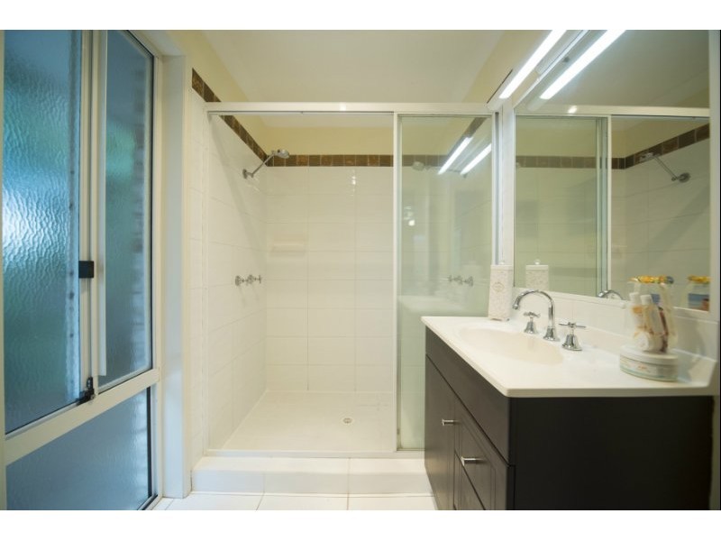 4 Creekwood Place, Monterey Keys QLD 4212
