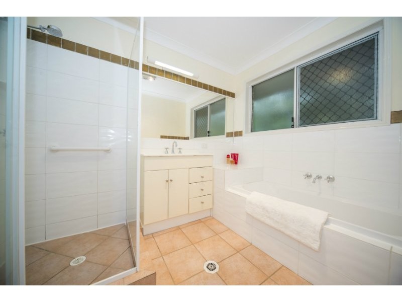 4 Creekwood Place, Monterey Keys QLD 4212