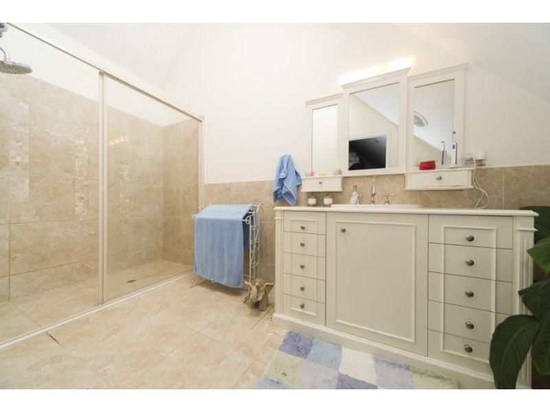 12 Walter Court, Wongawallan QLD 4210