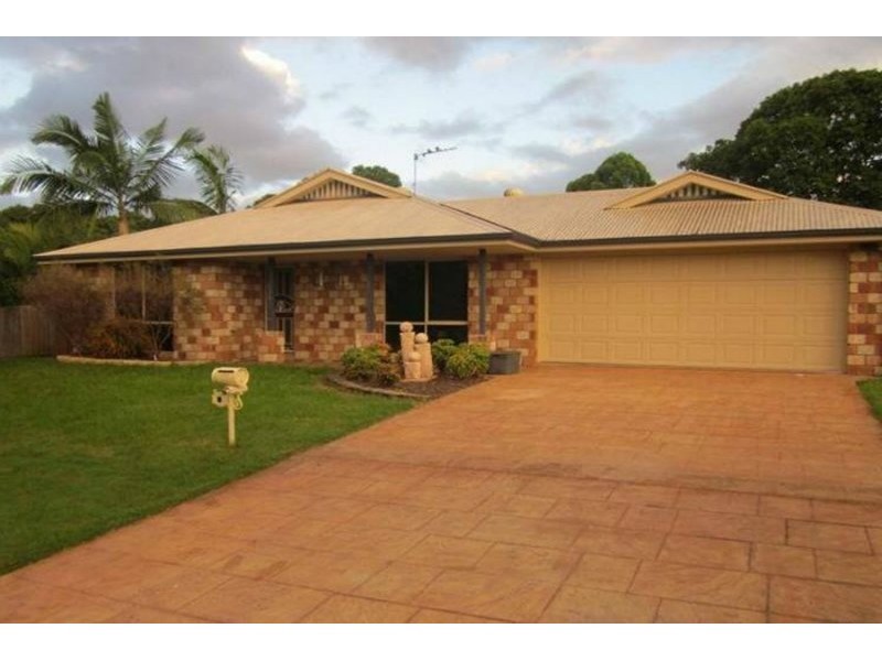 8 Tandanus Court, Oxenford QLD 4210