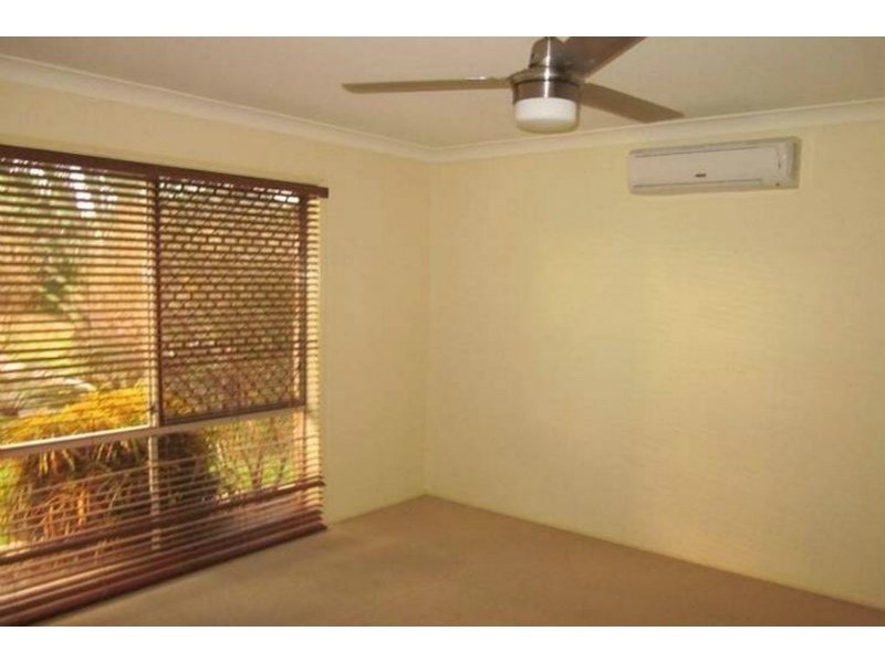 8 Tandanus Court, Oxenford QLD 4210