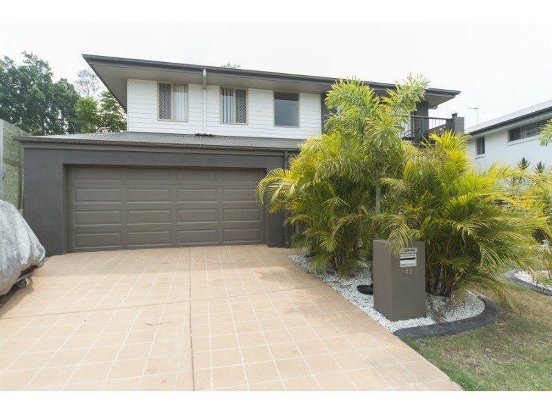 42 Silver Dawn Crescent, Oxenford QLD 4210