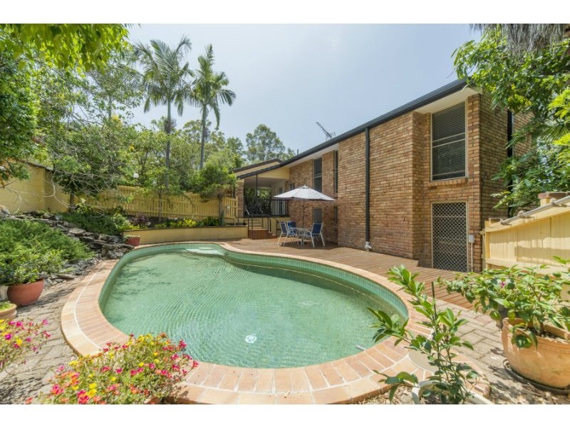 34 Camden Court, Helensvale QLD 4212