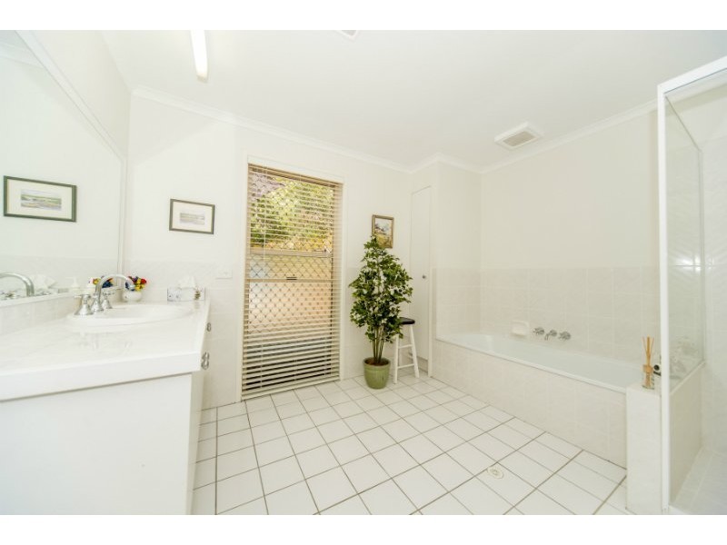 34 Camden Court, Helensvale QLD 4212