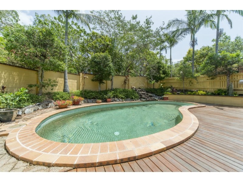 34 Camden Court, Helensvale QLD 4212