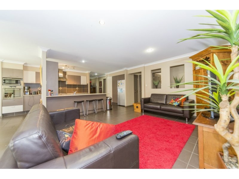 17 Oceanis Drive, Oxenford QLD 4210