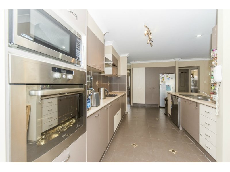 17 Oceanis Drive, Oxenford QLD 4210