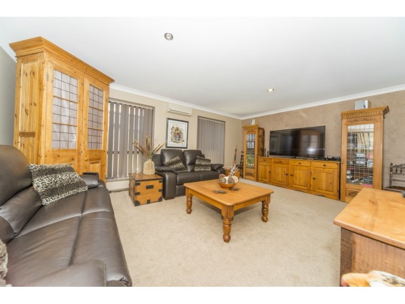 17 Oceanis Drive, Oxenford QLD 4210