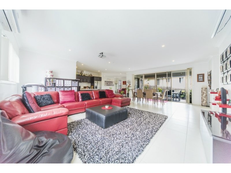 10 Wright Court, Upper Coomera QLD 4209