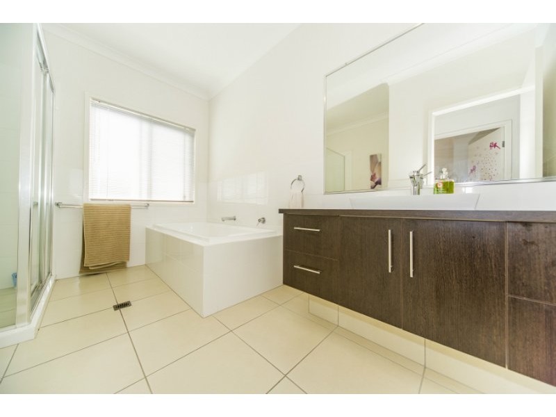 10 Wright Court, Upper Coomera QLD 4209