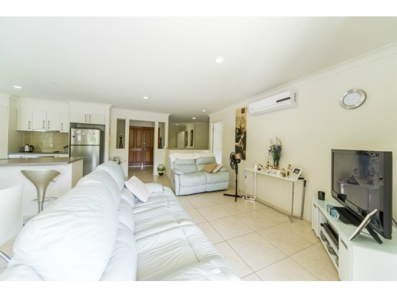 99 Roberts Drive, Maudsland QLD 4210