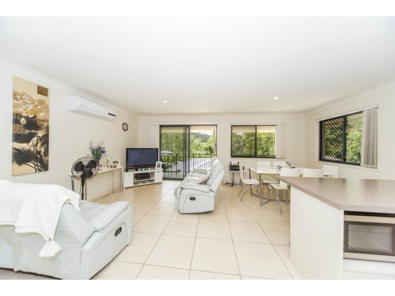 99 Roberts Drive, Maudsland QLD 4210