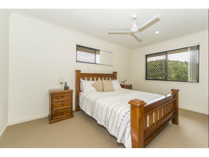 99 Roberts Drive, Maudsland QLD 4210