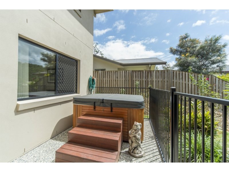 99 Roberts Drive, Maudsland QLD 4210