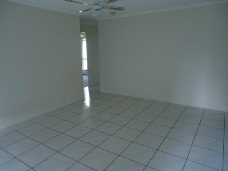 2/24 Broadway Drive, Oxenford QLD 4210