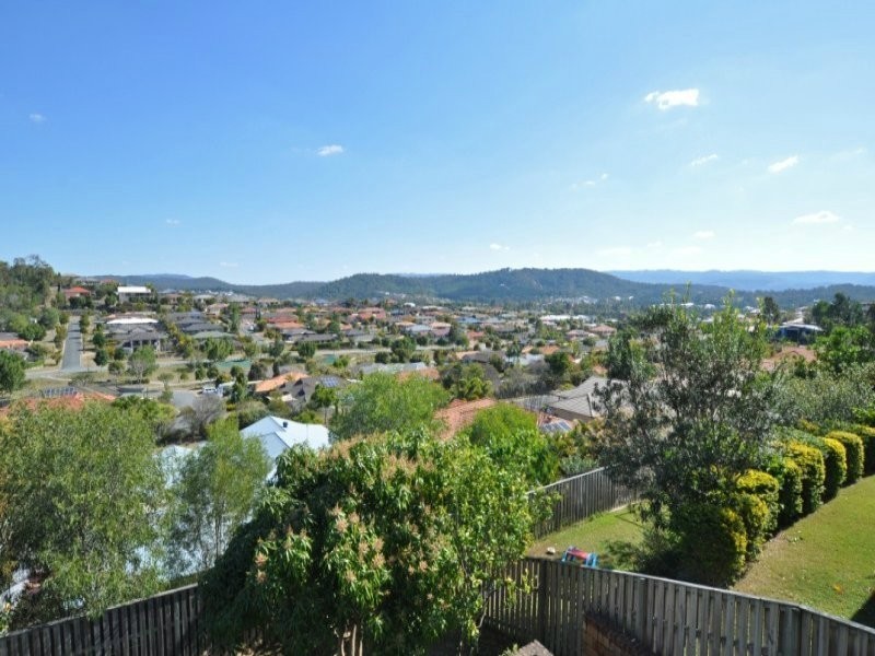 23 Manra Way, Pacific Pines QLD 4211